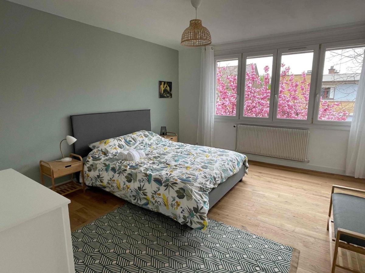 La Chambre Jaune Maison Avec Grande Terrasse Et Garage Prive Villa Lila Exterior foto